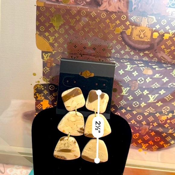 Stone look. Three tier lightweight earrings. Earthy natural - Picture 4 of 4